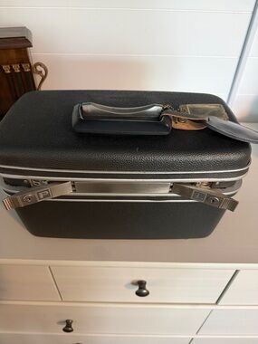 Samsonite Black Train Case with Silver Hardware